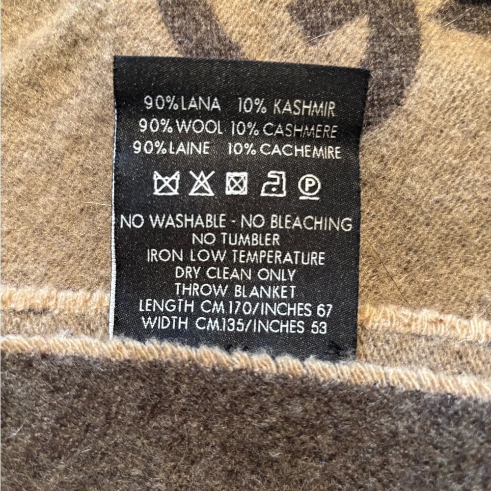 GUCCI Two Tone Wool Throw Blanket - Picture 6 of 12